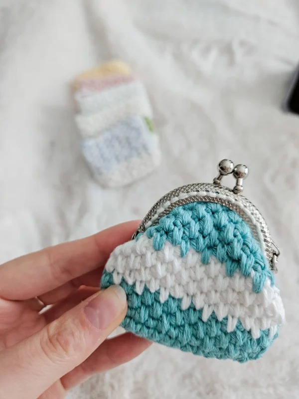 Porte-monnaie au crochet et pièce