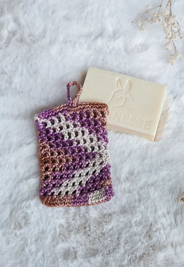 Pochette à savon au crochet Les Neptuneries et savon
