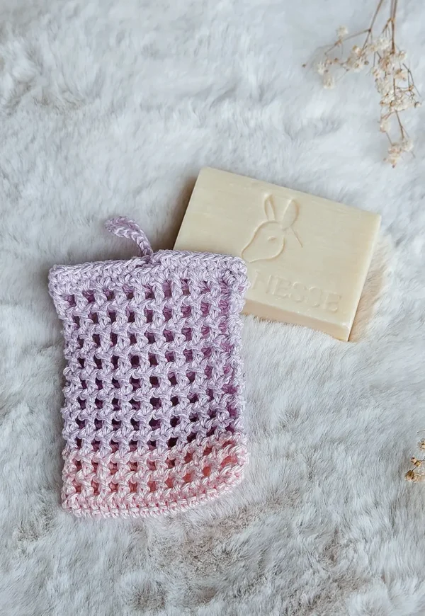 Pochette à savon au crochet Les Neptuneries et savon