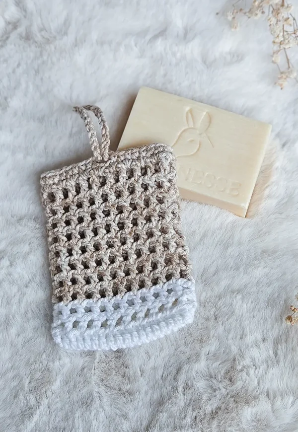 Pochette à savon au crochet Les Neptuneries et savon