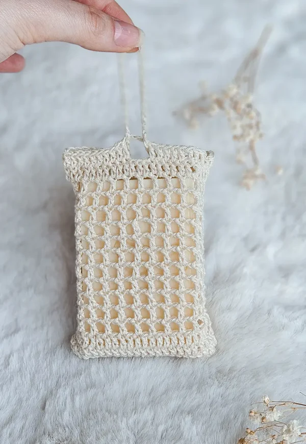 Pochette à savon au crochet Les Neptuneries et savon